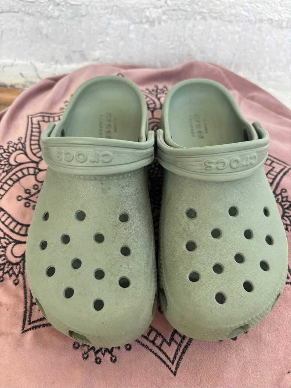 CROCS Kids Classic Clog in Sage Green sz 13